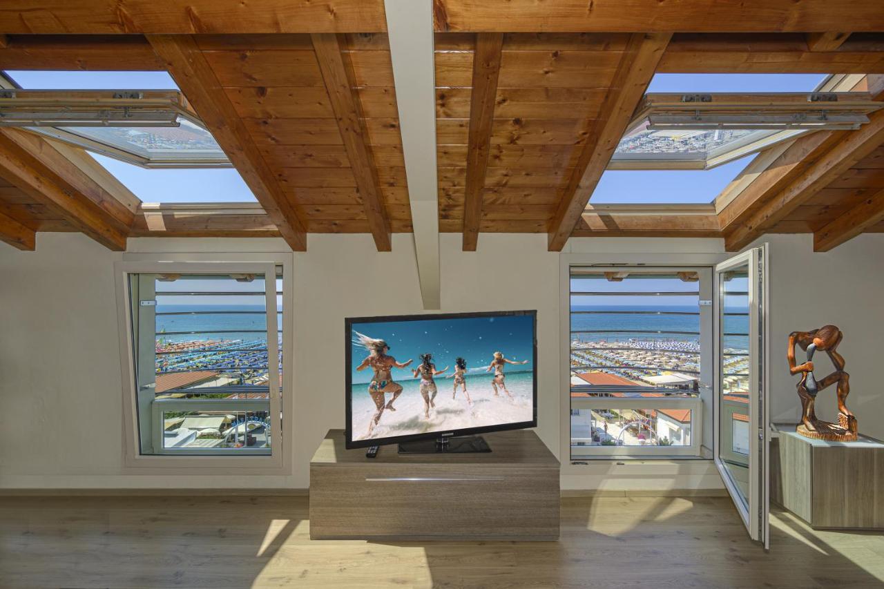 הוילה לידו די קאמאיורה Attico Panoramico Fronte Mare מראה חיצוני תמונה